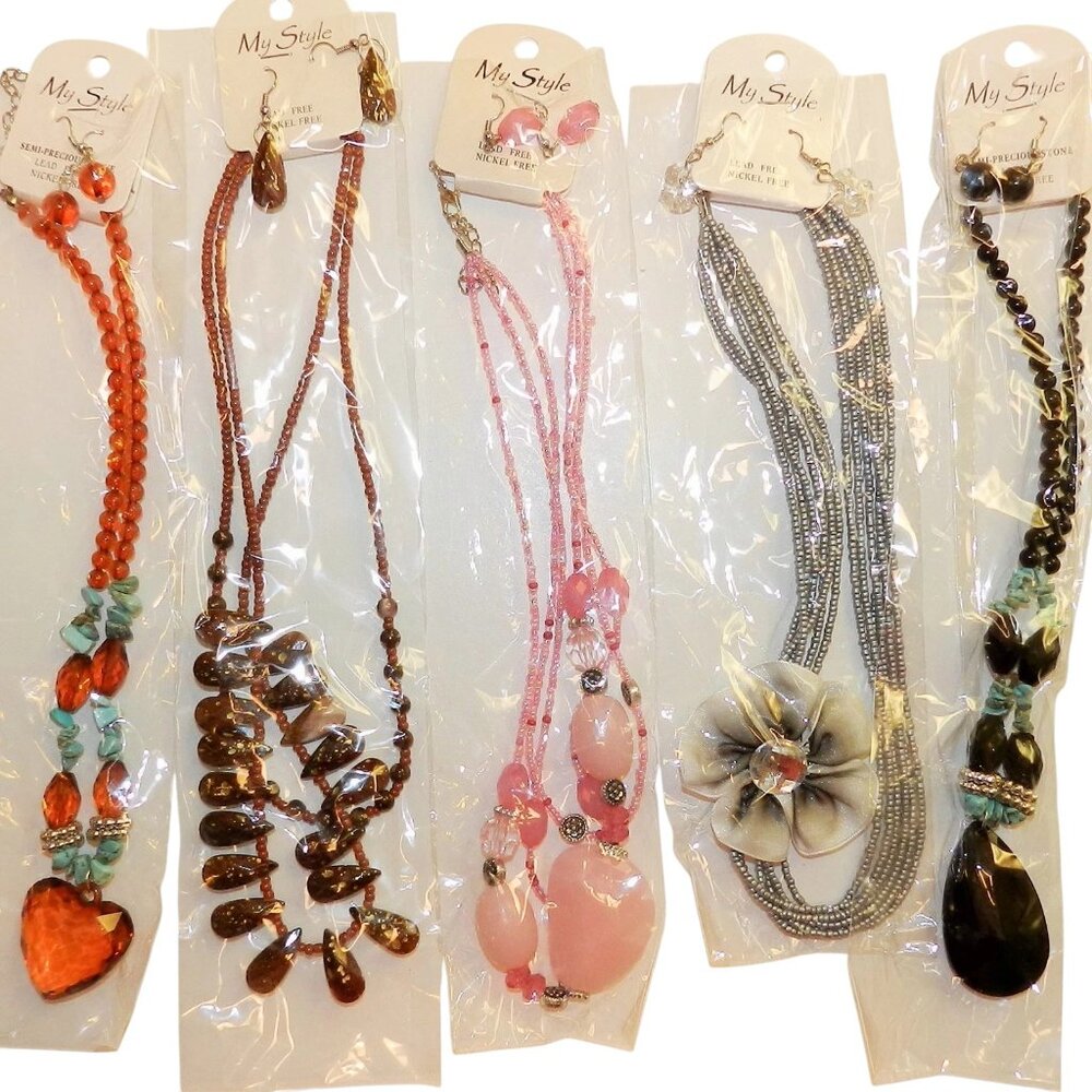 NIP Bulk Lot of 5 Assorted Fashion Jewelry Necklaces party Favors Resale FN240